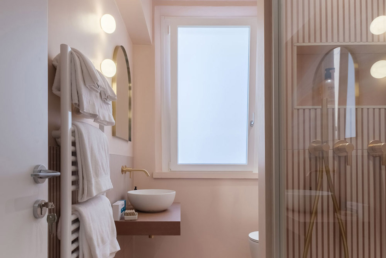 Hotel-Touring-Bologna-Centro-Suite-Delle-Tovaglie-Appartamento-due-camere-una-camera-15
