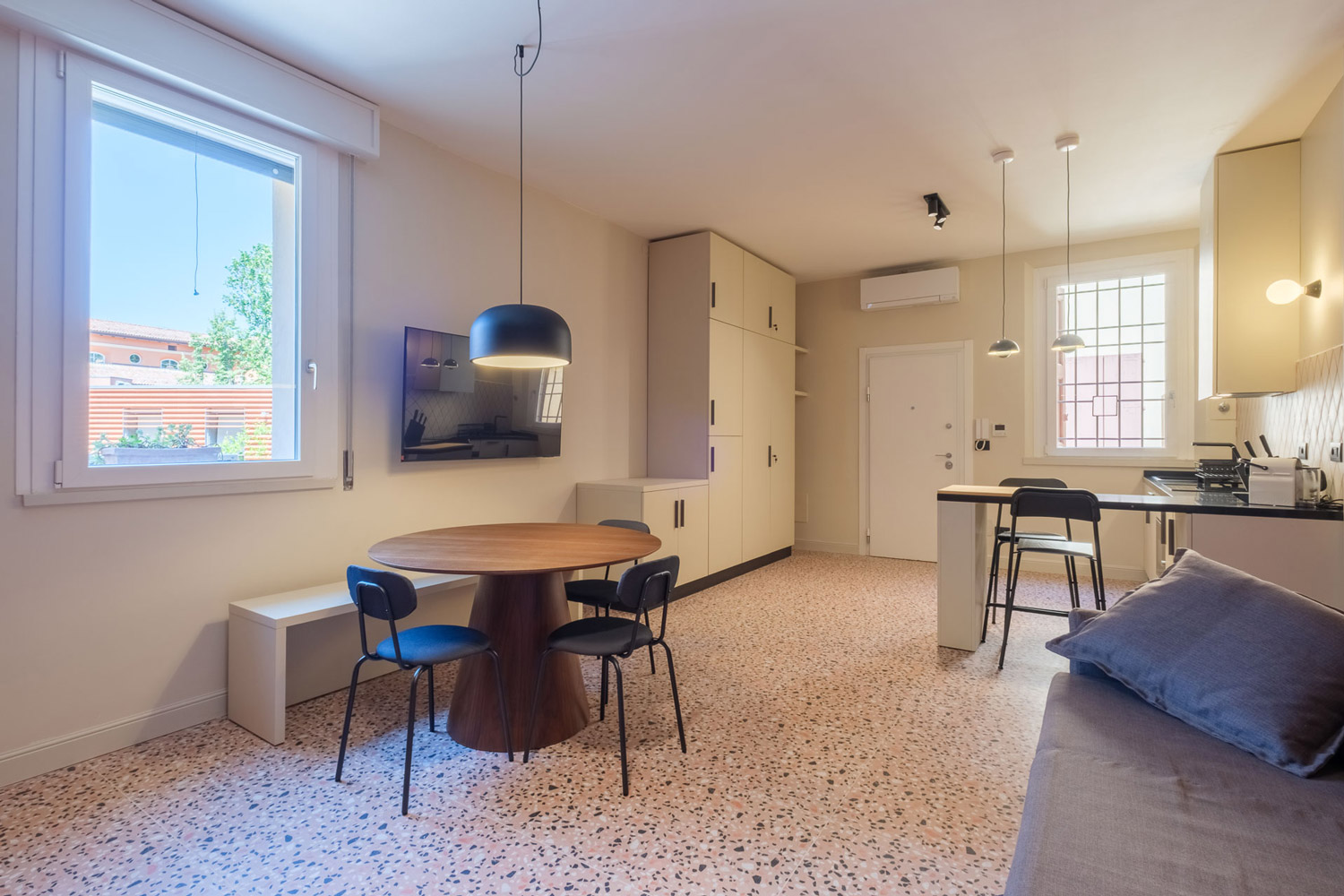 Hotel-Touring-Bologna-Centro-Suite-Delle-Tovaglie-Appartamento-due-camere-una camera25