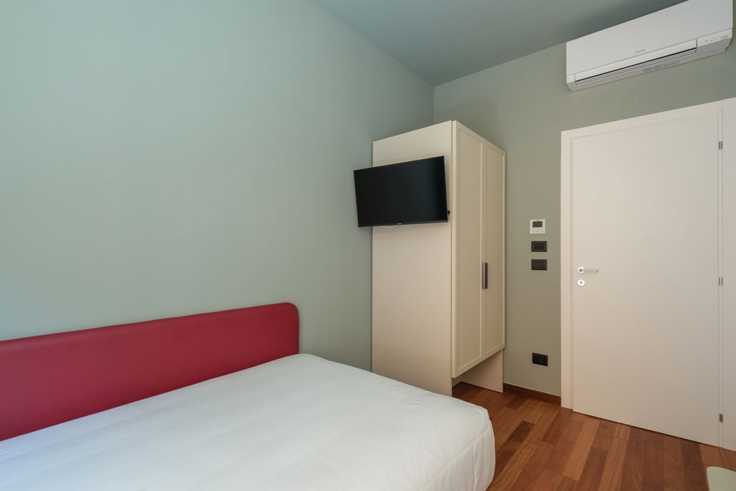 Hotel-Touring-Bologna-Centro-Suite-Delle-Tovaglie-Appartamento-due-camere-una camera3